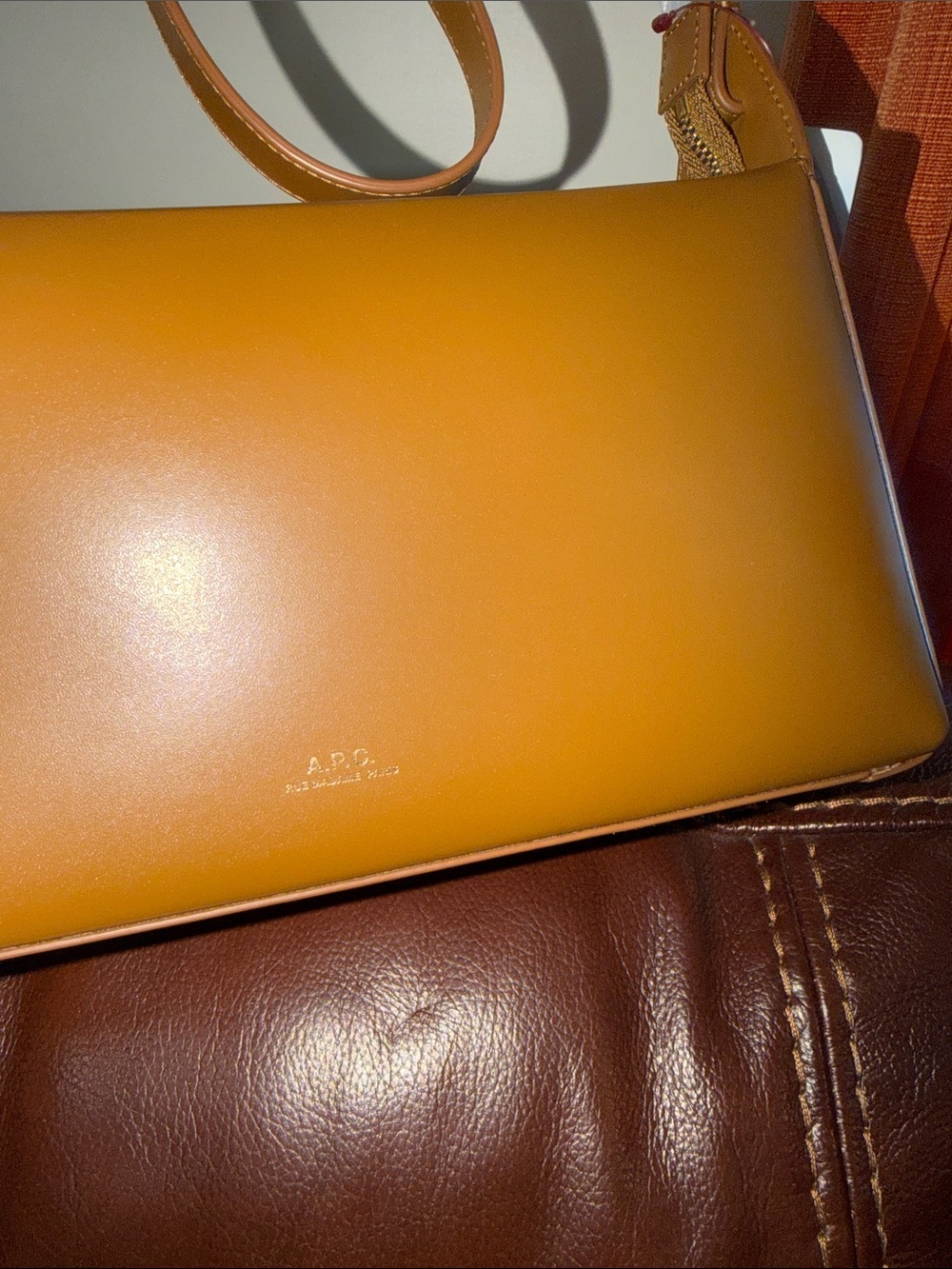 🔥🔥🔥NEW A.P.C. Virginie Zipped Leather Shoulder Bag - Picture 4 of 12